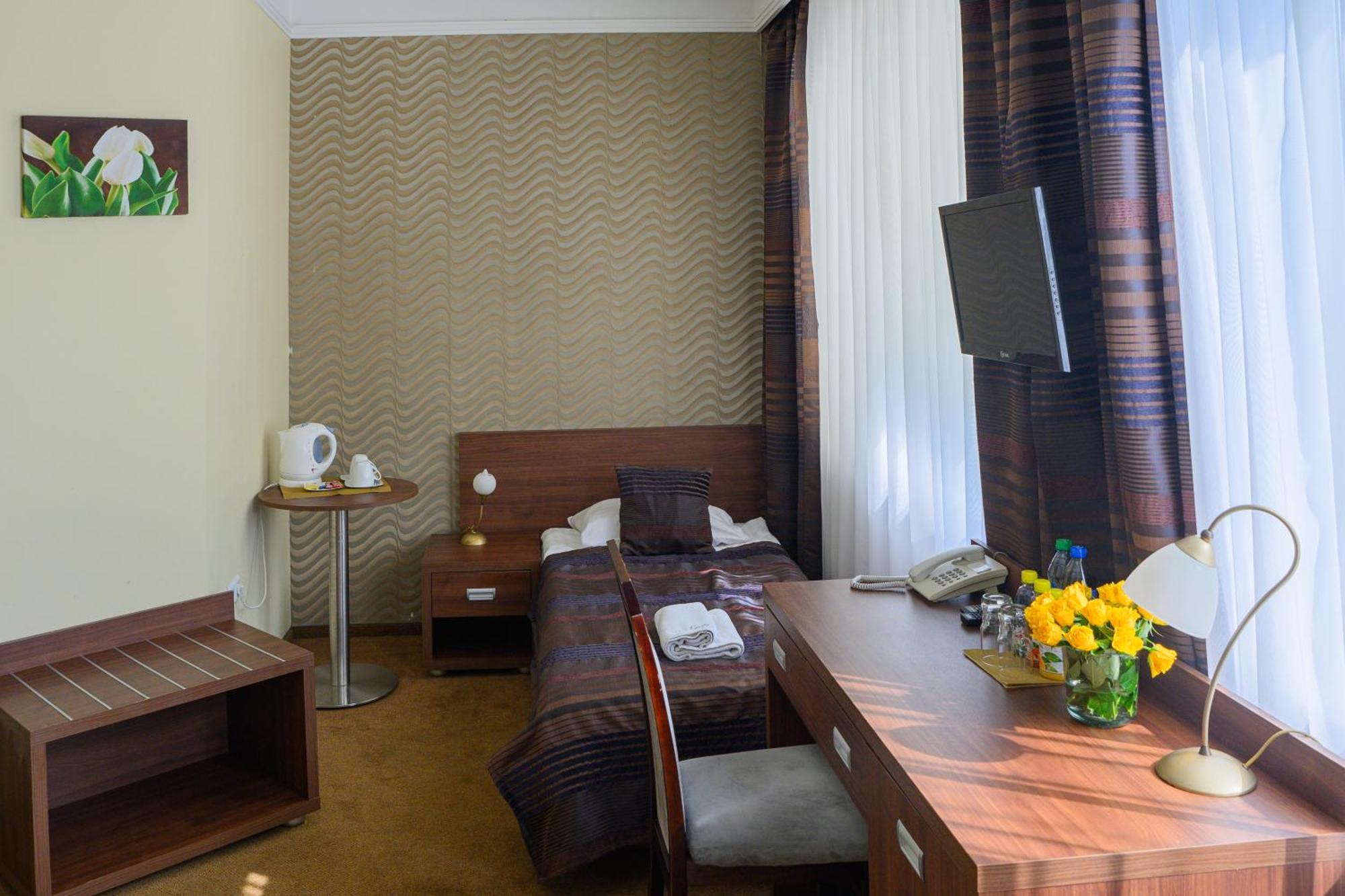 Hotel & Spa Odeon Boguchwala Exterior photo